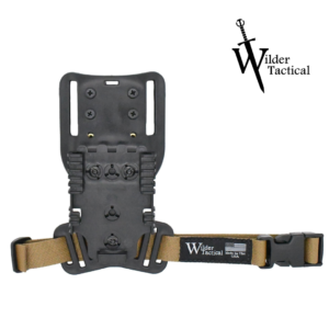 Wilder Tactical modifiziertes UBL-Panel mit Stecker, beweglichem COYOTE-Strap und QLS 19-Stecker.